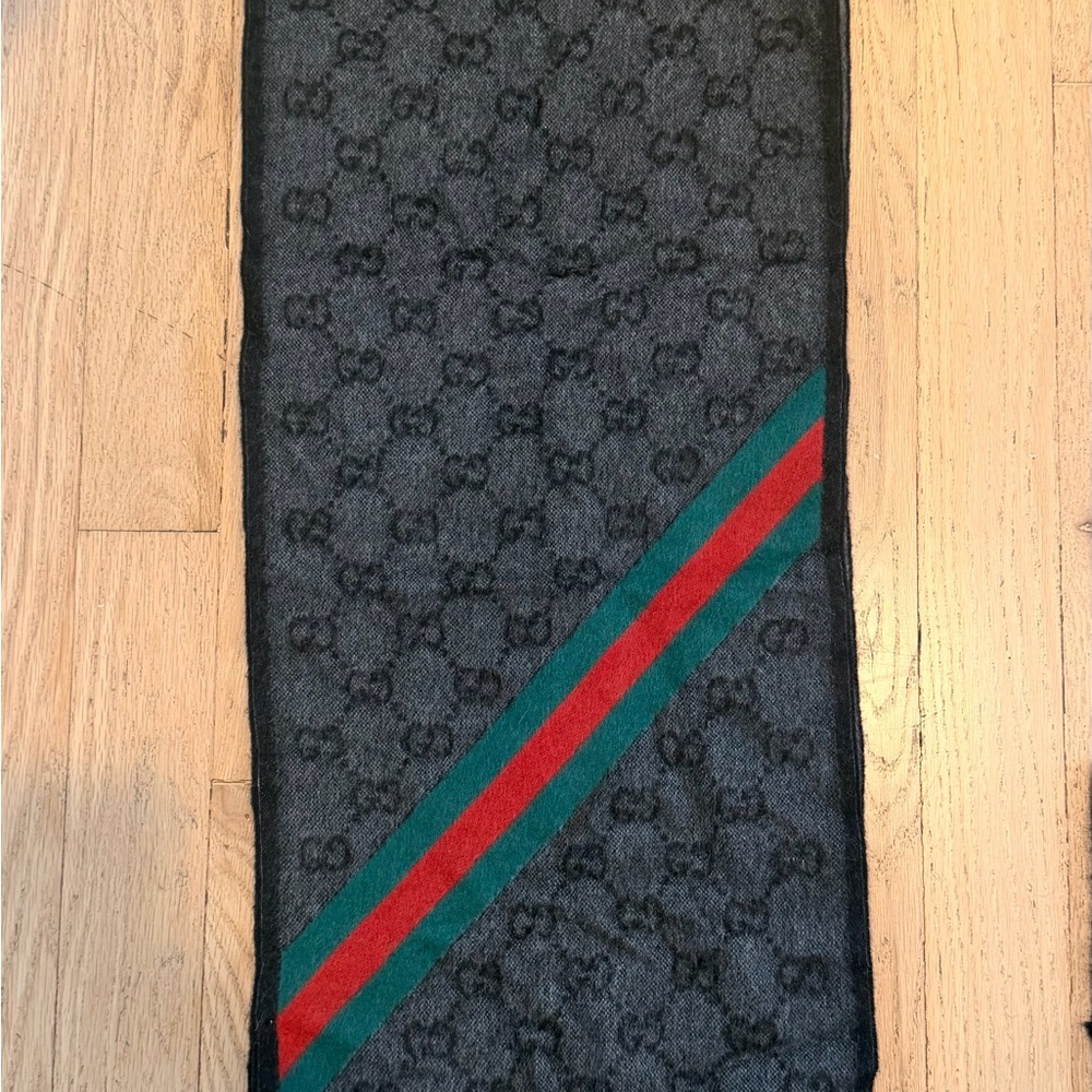 Gucci Striped Men's Scarf 508027